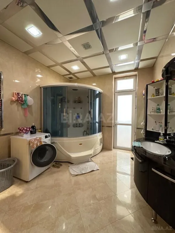 Satılır 4 otaqlı mənzil 250 m²