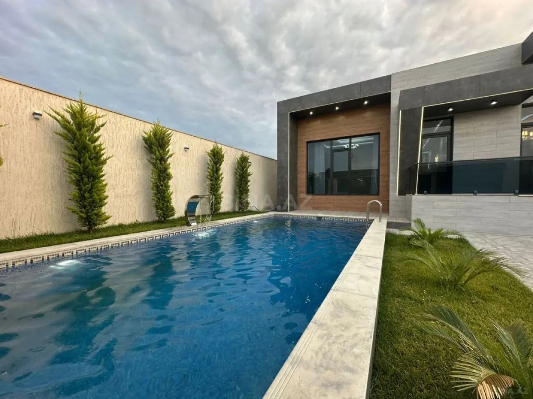 Satılır 4 otaqlı həyət evi 200 m²