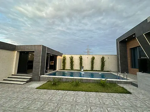 Satılır 4 otaqlı həyət evi 200 m²