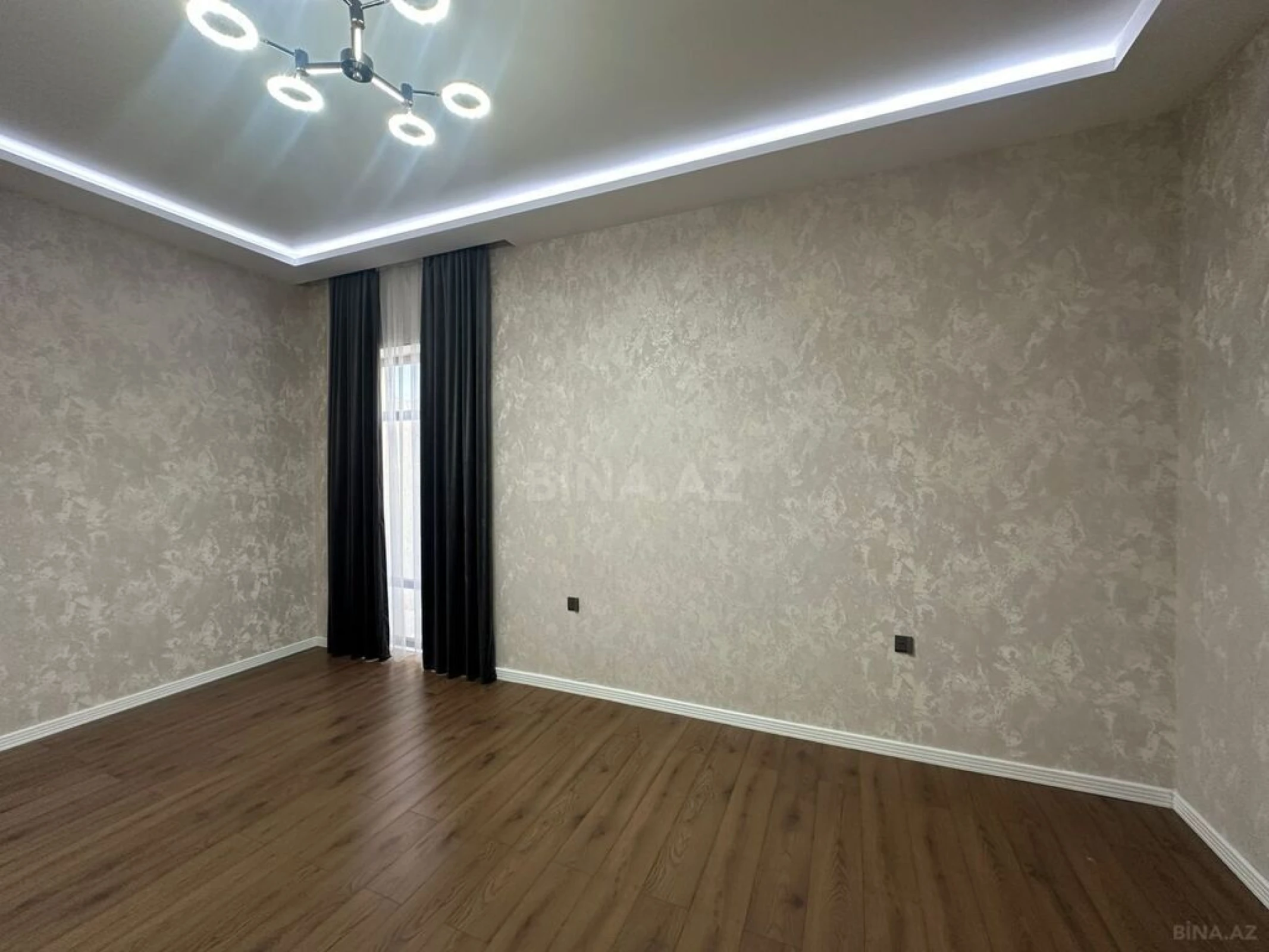 Satılır 4 otaqlı həyət evi 200 m²