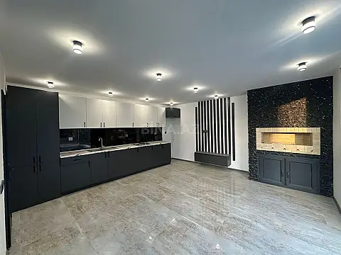 Satılır 4 otaqlı həyət evi 200 m²