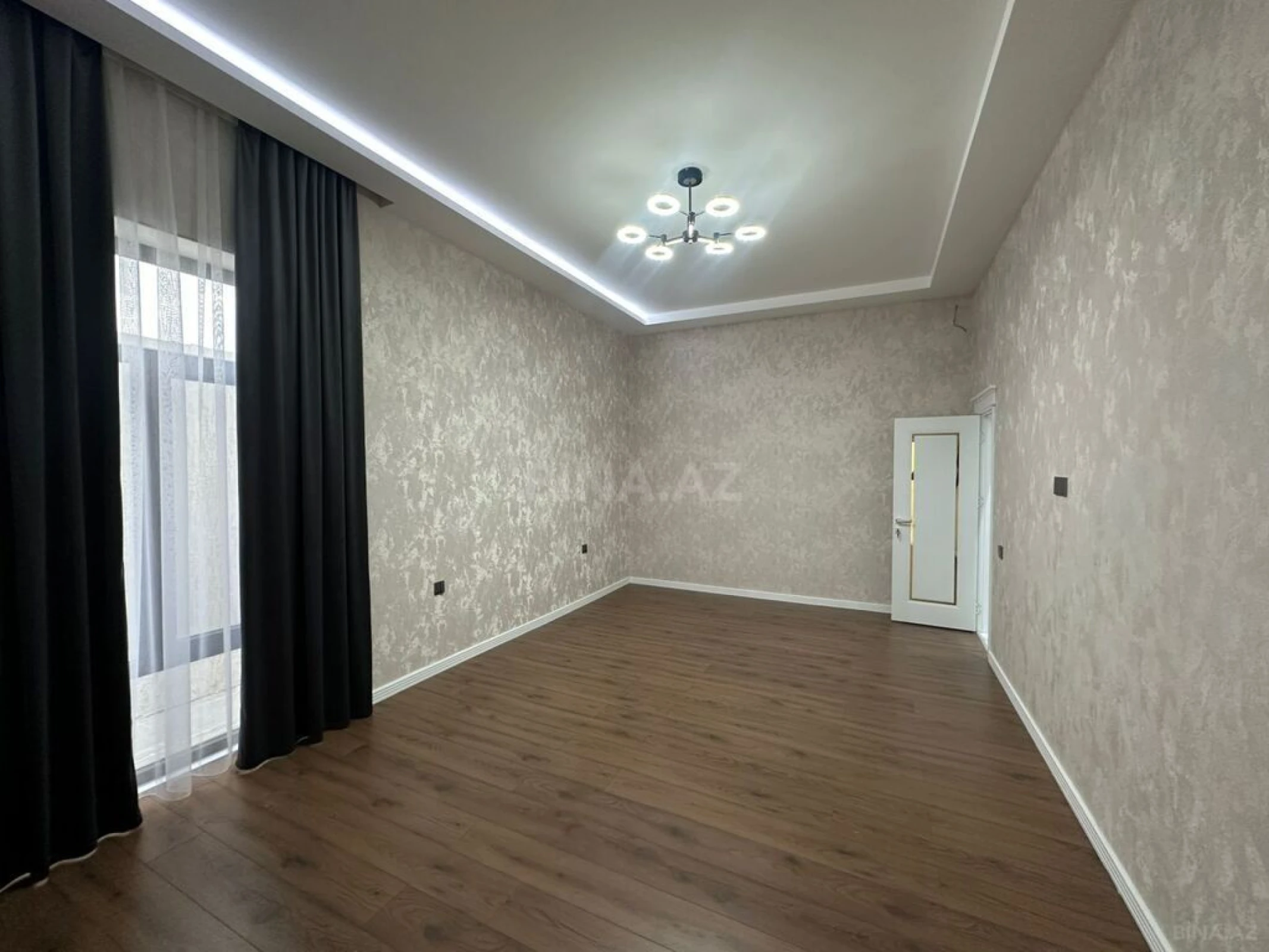 Satılır 4 otaqlı həyət evi 200 m²