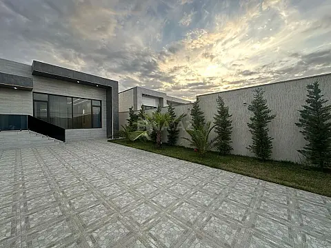 Satılır 4 otaqlı həyət evi 200 m²