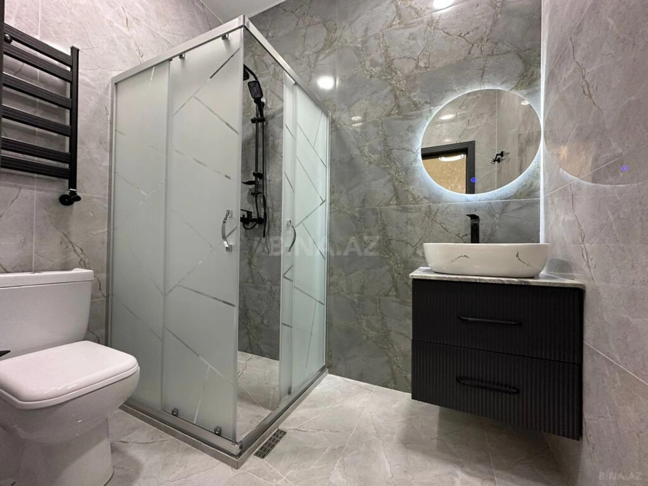 Satılır 4 otaqlı həyət evi 200 m²