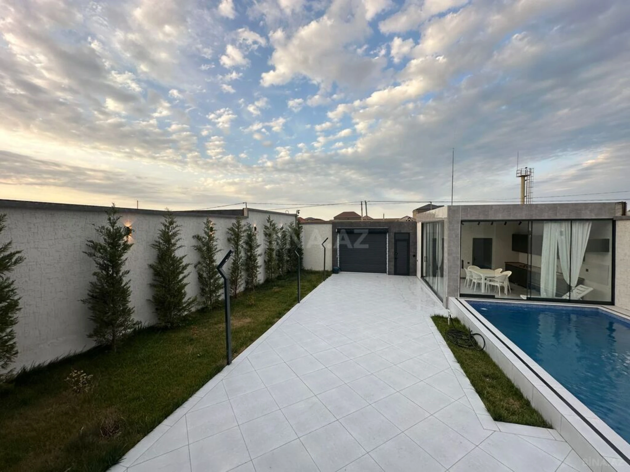 Satılır 4 otaqlı həyət evi 200 m²