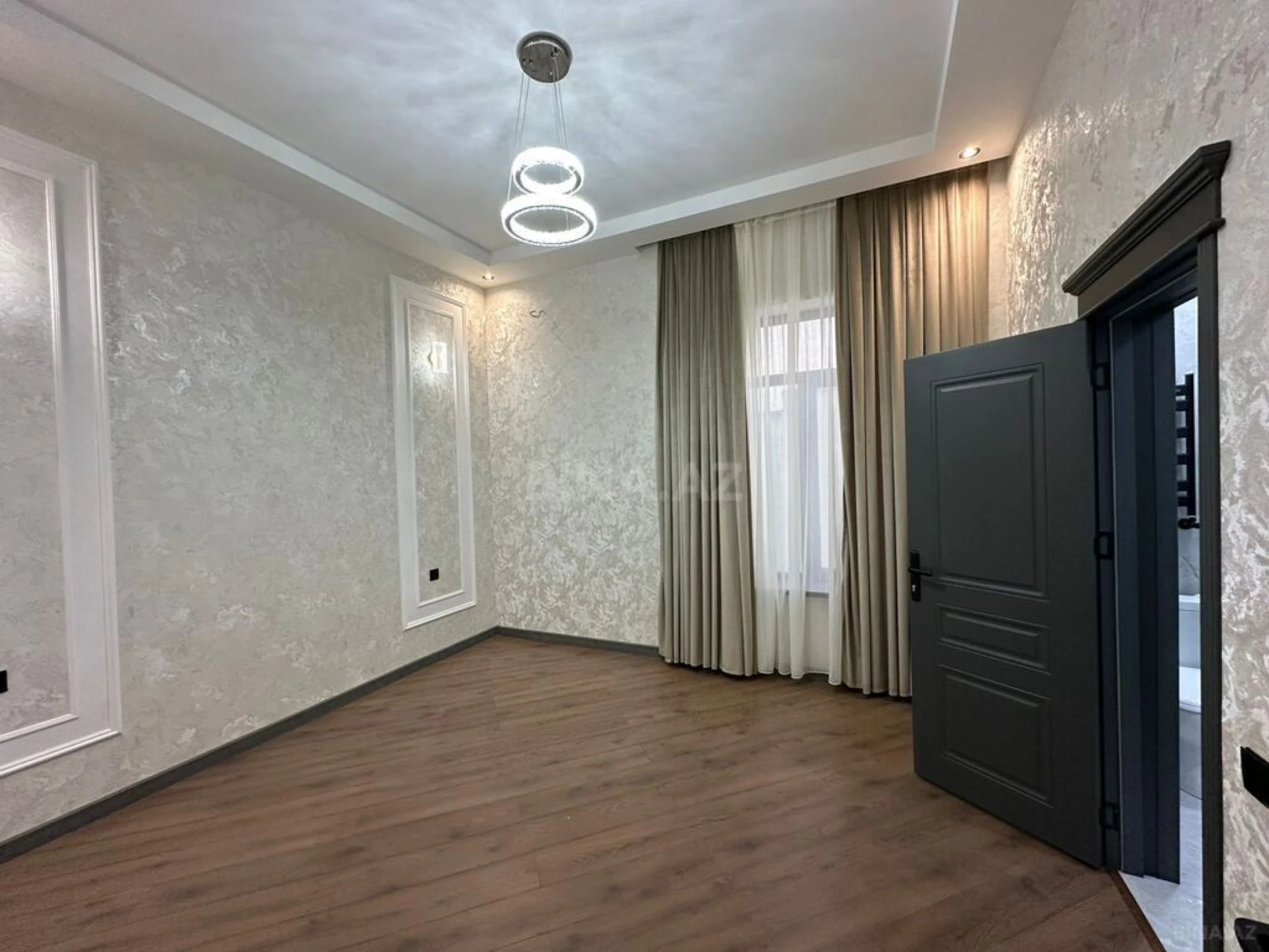 Satılır 4 otaqlı həyət evi 200 m²