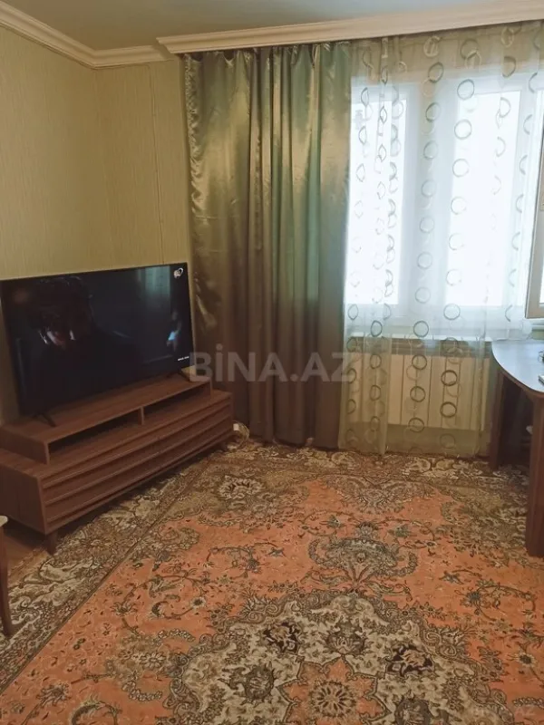 Satılır 5 otaqlı mənzil 75 m²