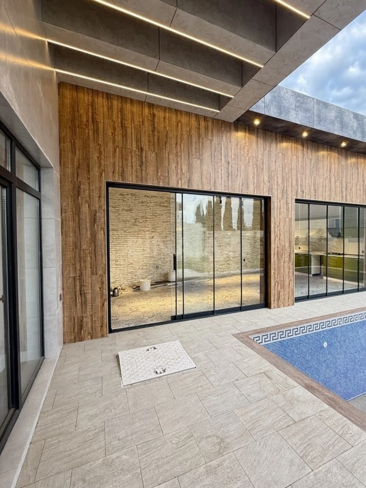 Satılır 5 otaqlı həyət evi 220 m²