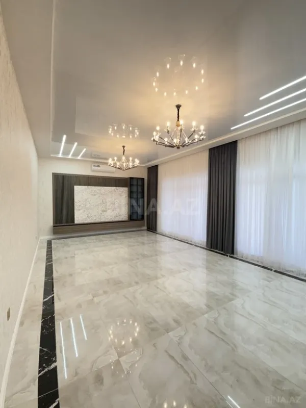 Satılır 5 otaqlı həyət evi 220 m²