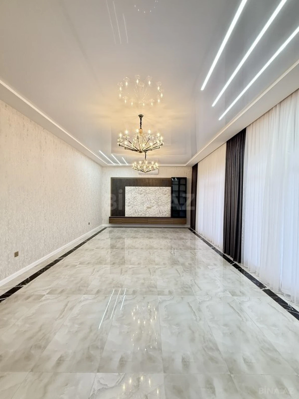 Satılır 5 otaqlı həyət evi 220 m²