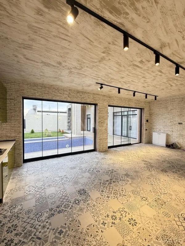 Satılır 5 otaqlı həyət evi 220 m²