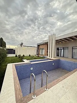 Satılır 5 otaqlı həyət evi 220 m²