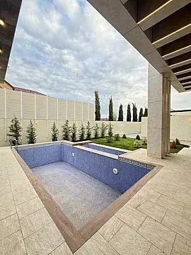 Satılır 5 otaqlı həyət evi 220 m²