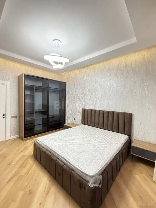 Satılır 5 otaqlı həyət evi 220 m²
