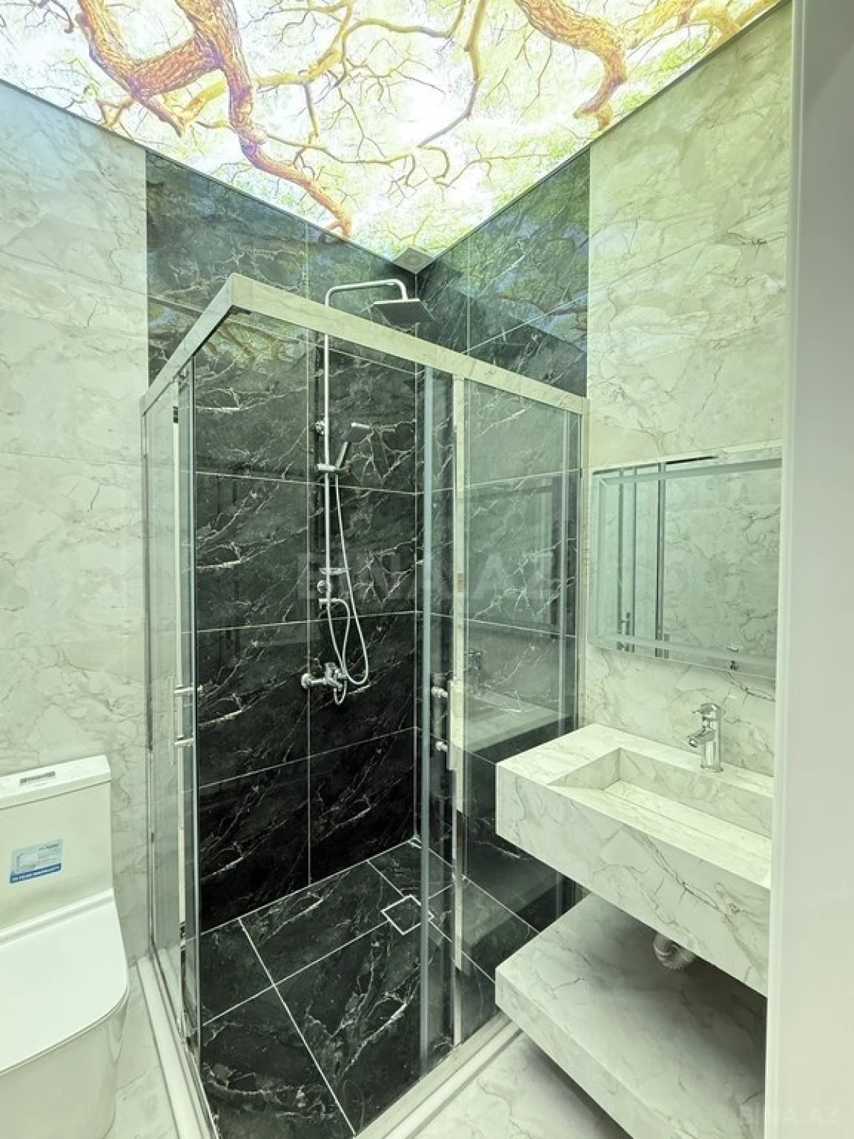 Satılır 5 otaqlı həyət evi 220 m²