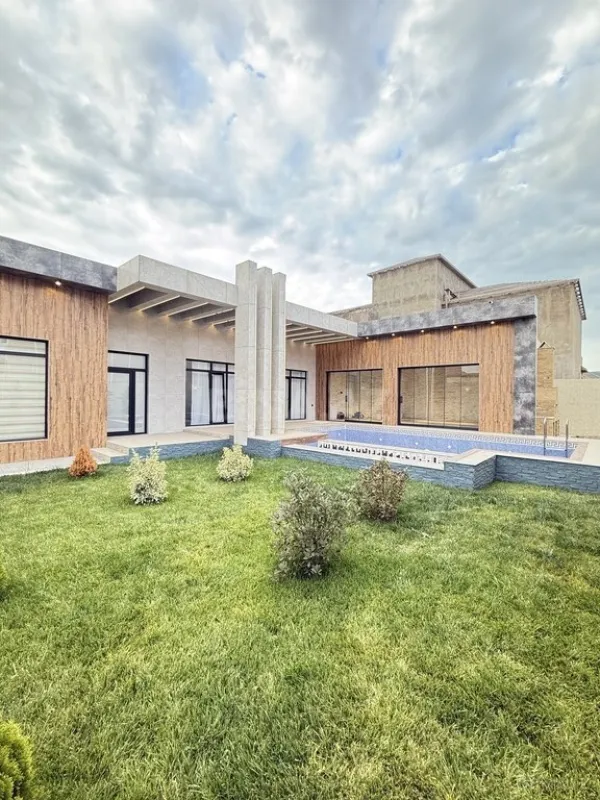 Satılır 5 otaqlı həyət evi 220 m²