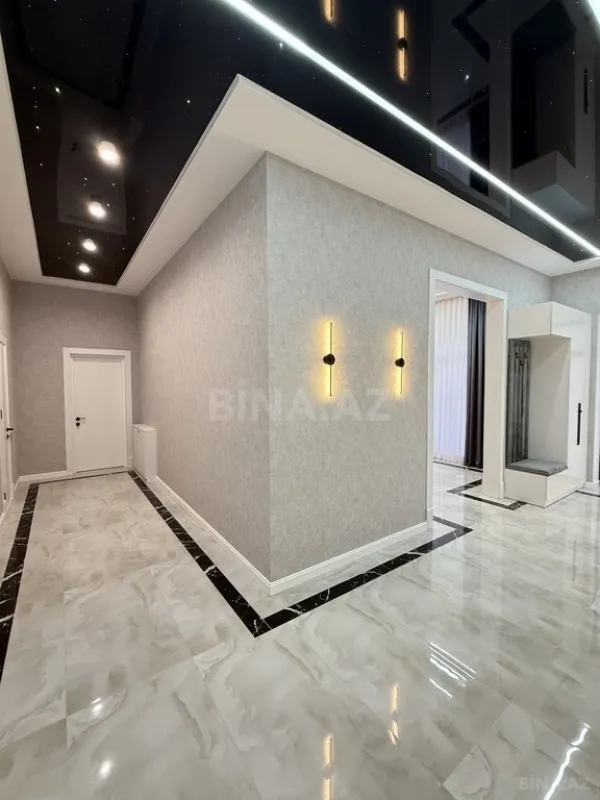 Satılır 5 otaqlı həyət evi 220 m²
