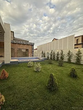 Satılır 5 otaqlı həyət evi 220 m²
