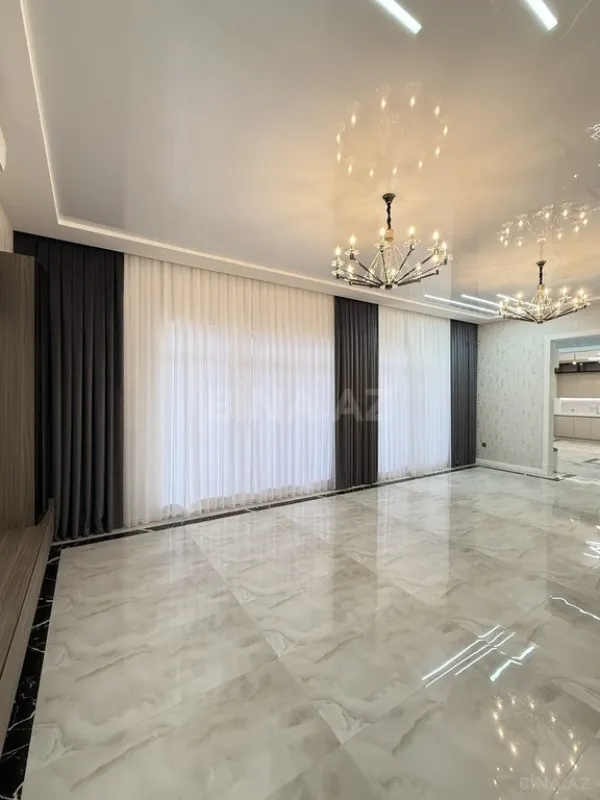 Satılır 5 otaqlı həyət evi 220 m²