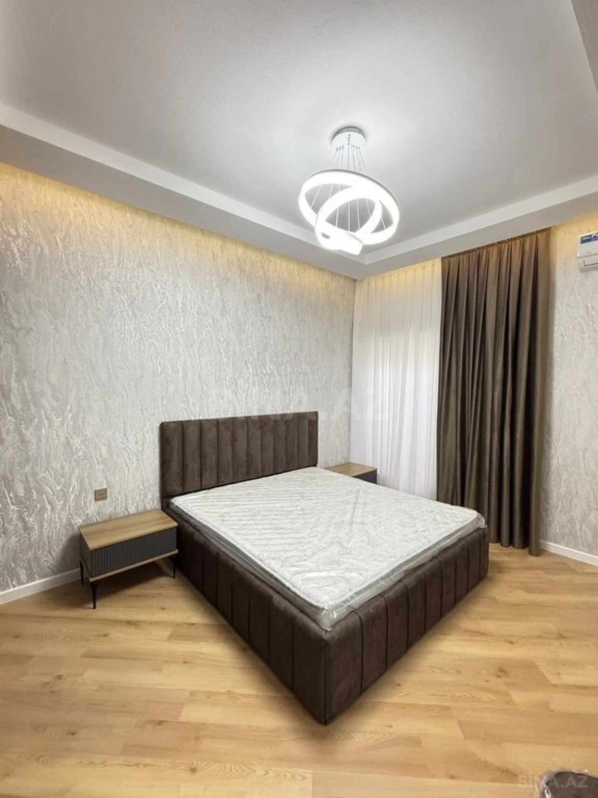 Satılır 5 otaqlı həyət evi 220 m²