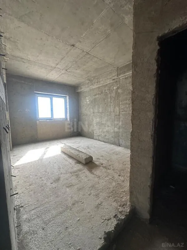 Satılır 4 otaqlı mənzil 194 m²