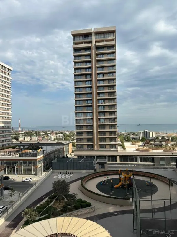 Satılır 4 otaqlı mənzil 194 m²