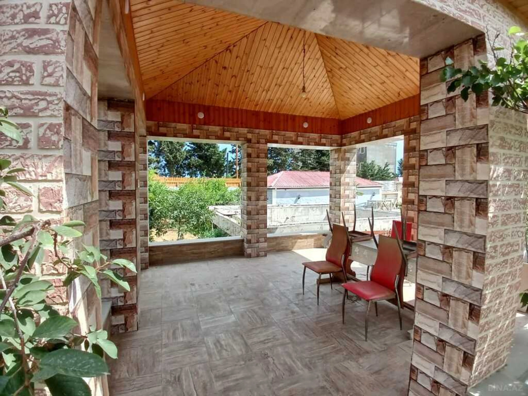 Satılır 5 otaqlı həyət evi 120 m²