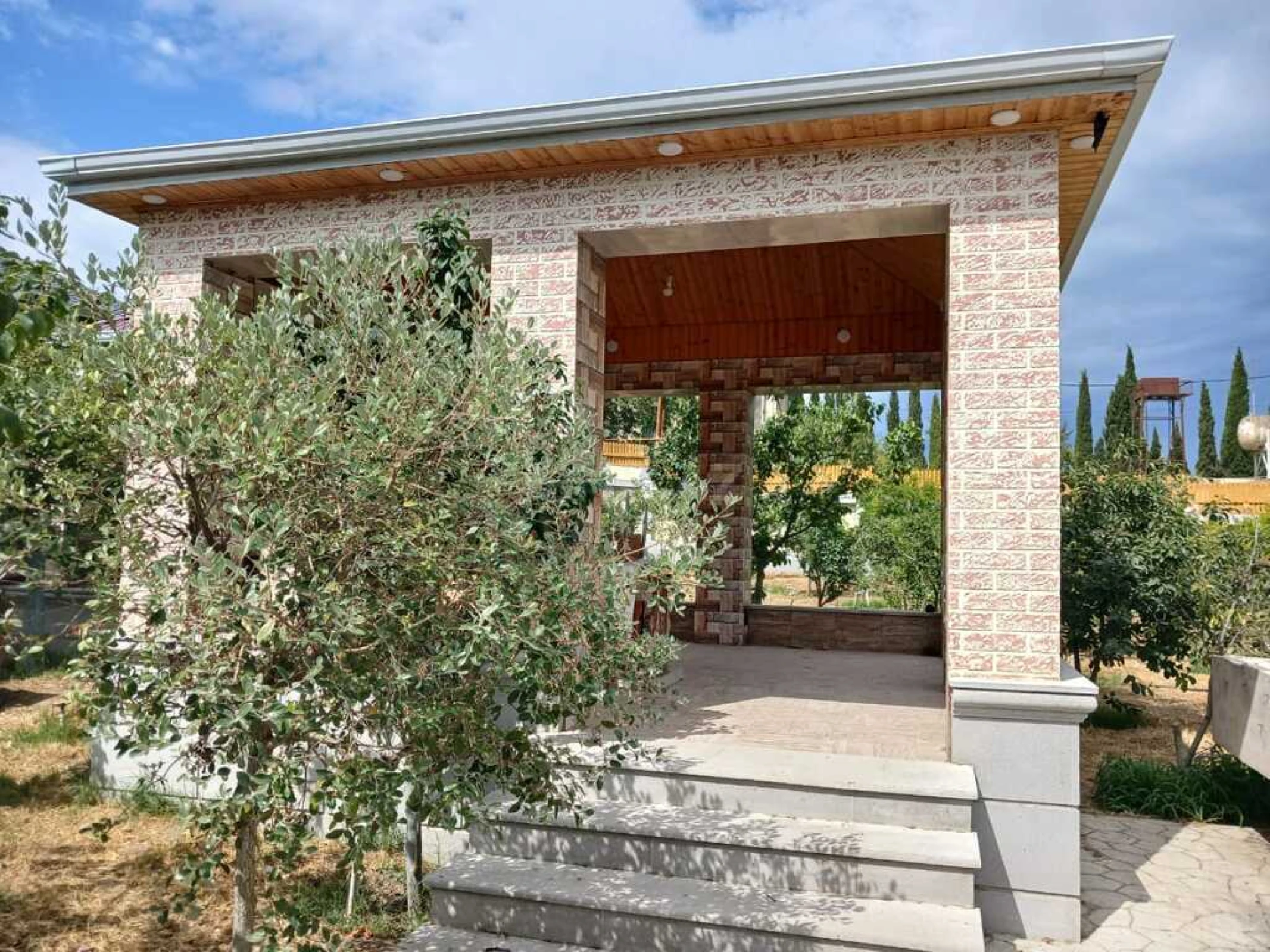 Satılır 5 otaqlı həyət evi 120 m²