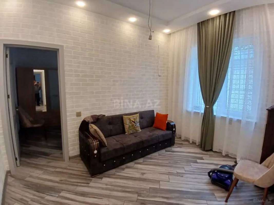 Satılır 5 otaqlı həyət evi 120 m²