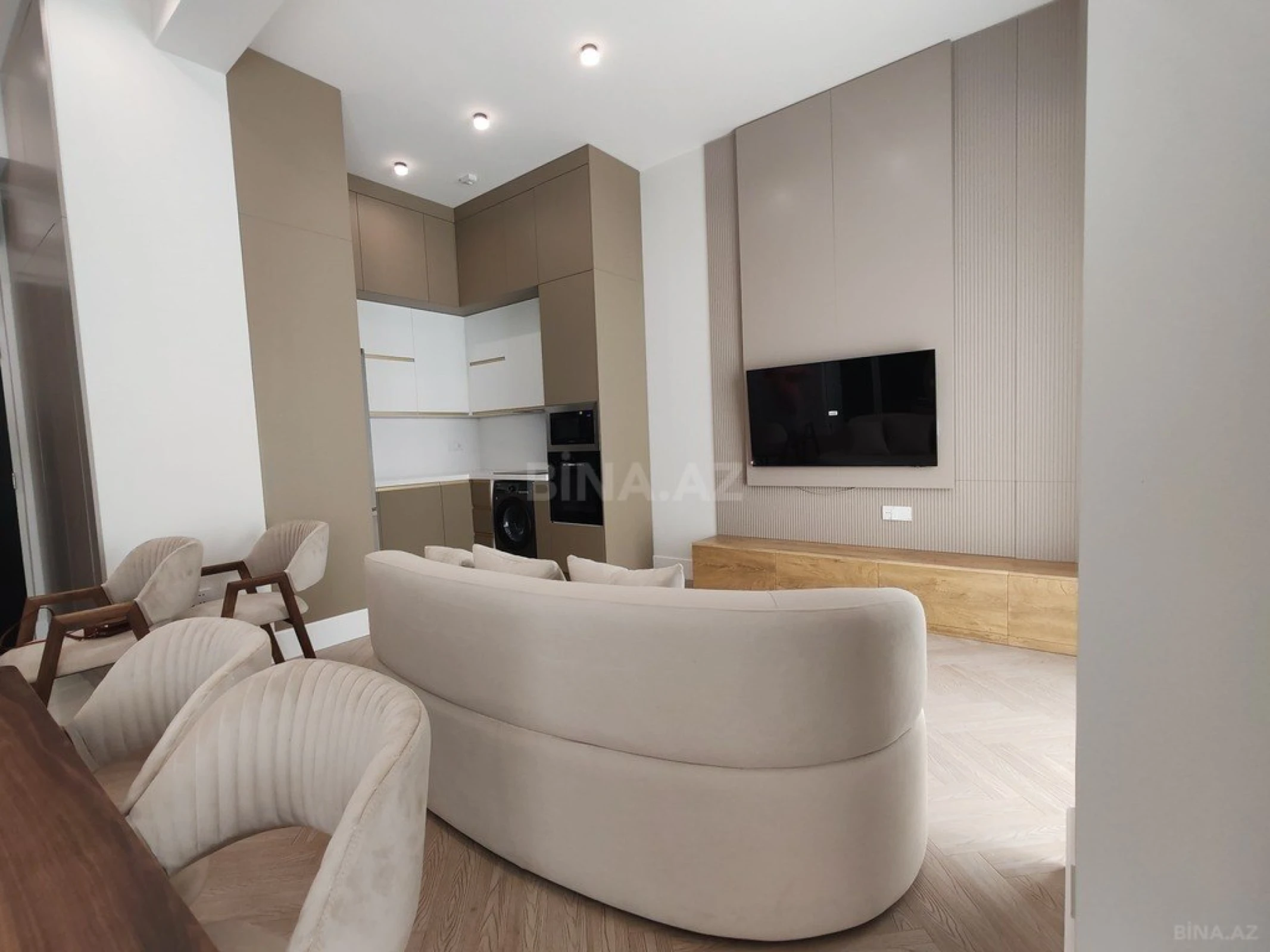 Kirayə verilir 2 otaqlı mənzil 60 m²