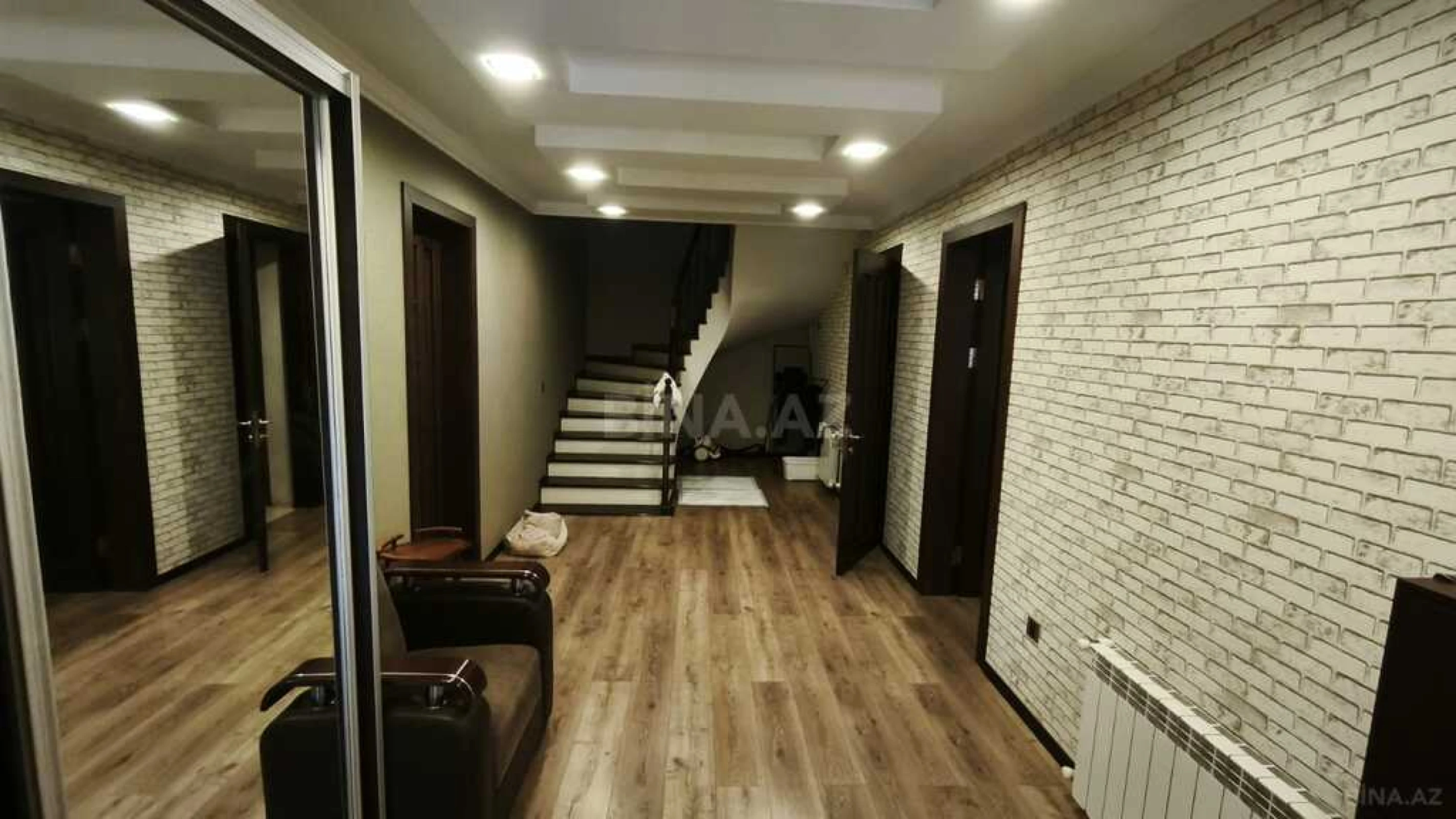 Satılır 4 otaqlı həyət evi 220 m²