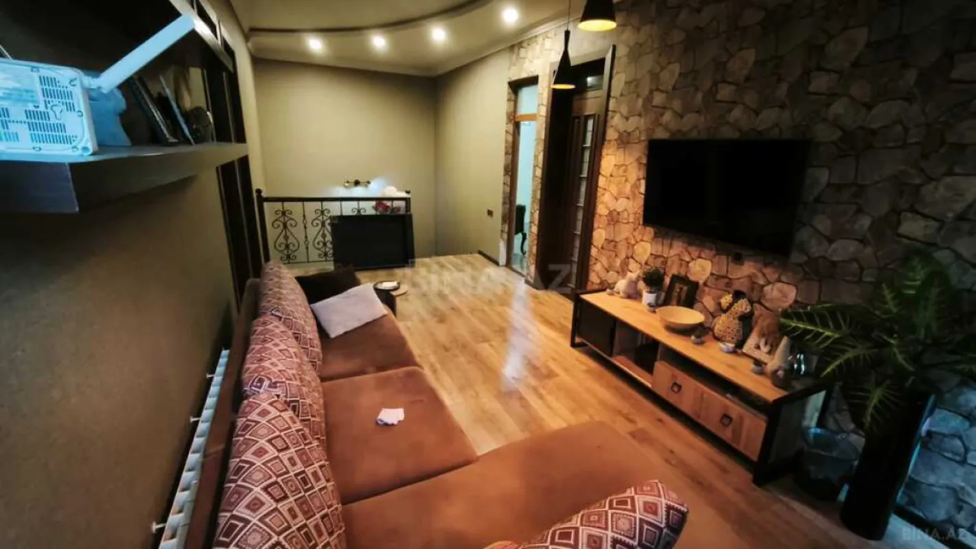 Satılır 4 otaqlı həyət evi 220 m²