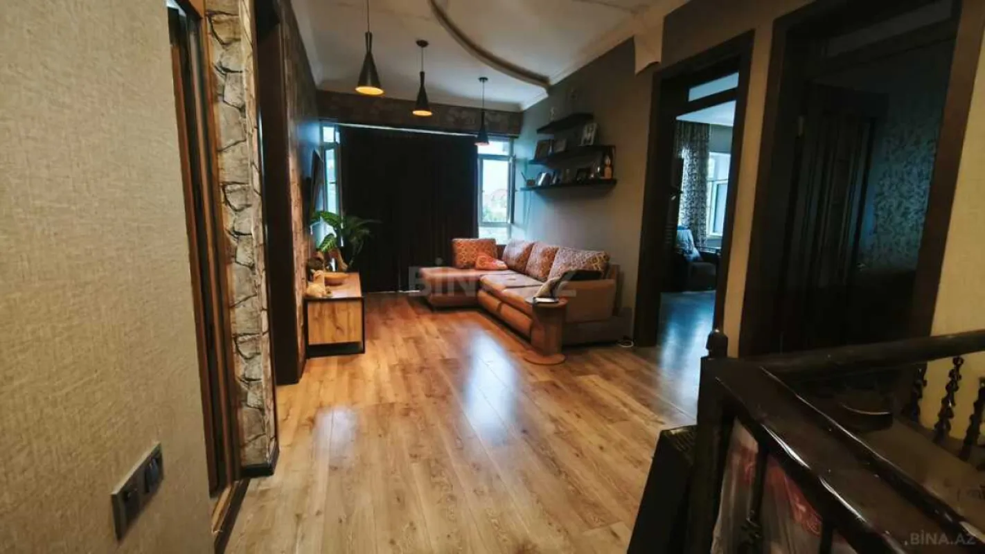 Satılır 4 otaqlı həyət evi 220 m²