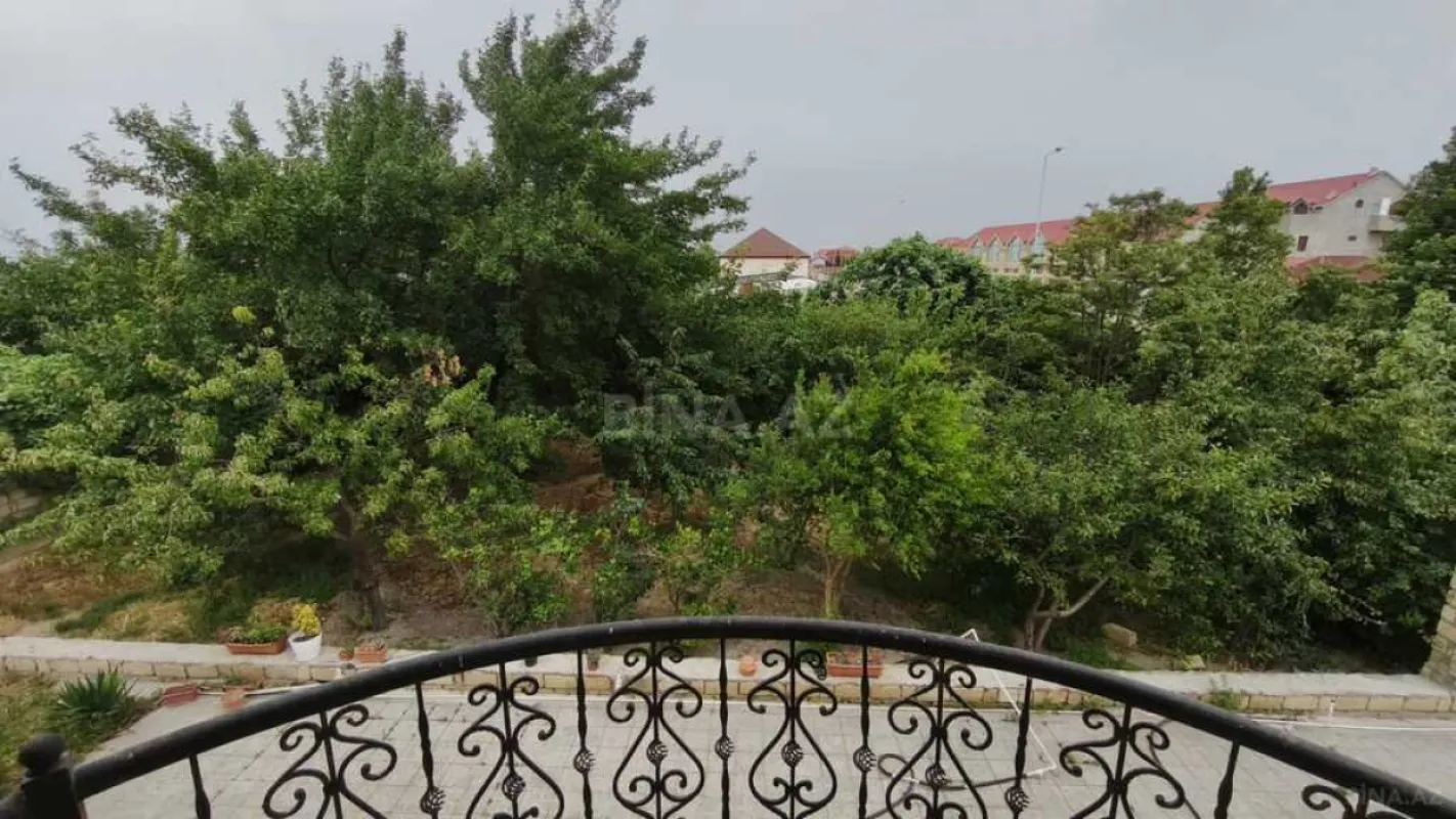 Satılır 4 otaqlı həyət evi 220 m²
