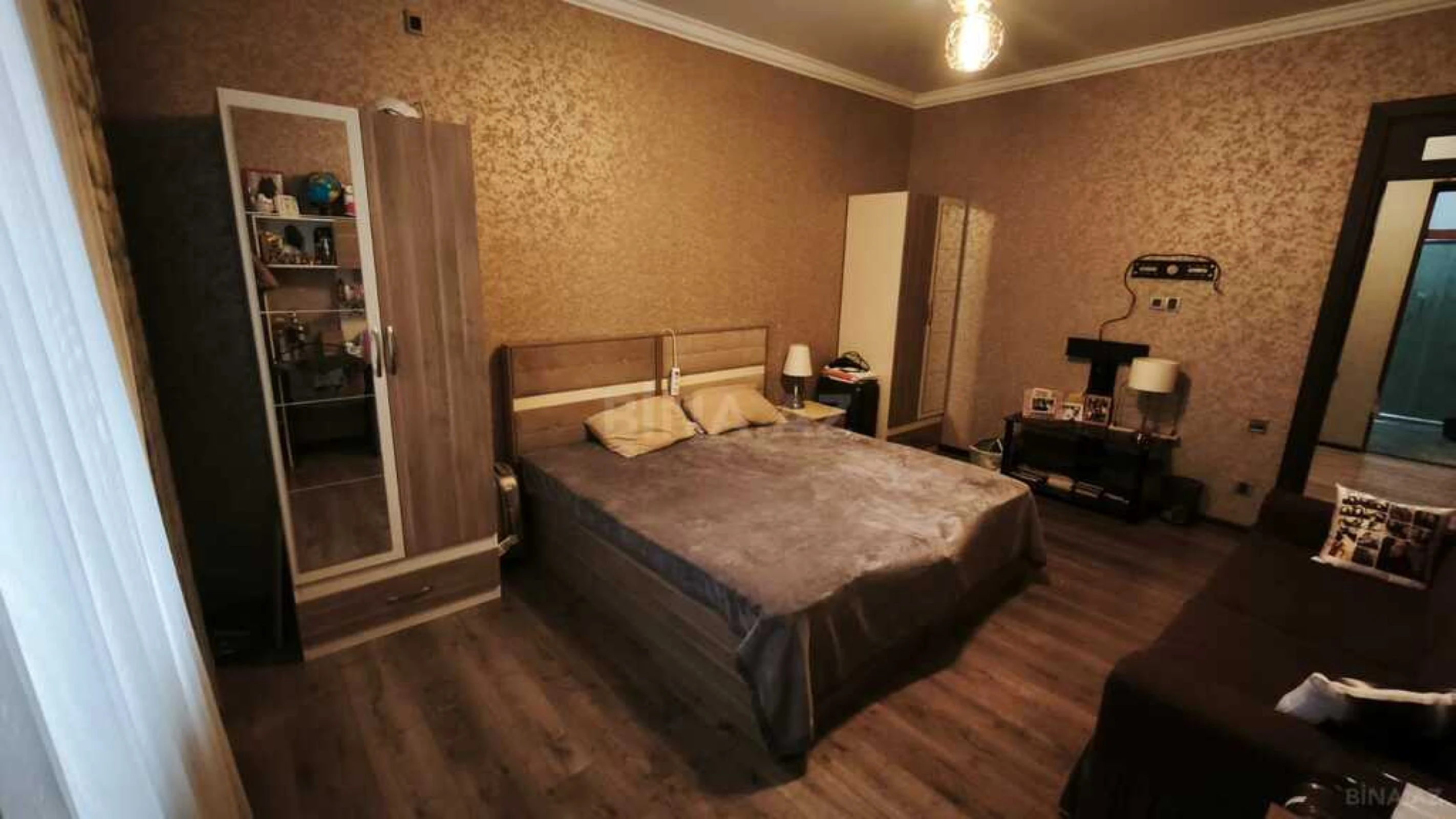 Satılır 4 otaqlı həyət evi 220 m²