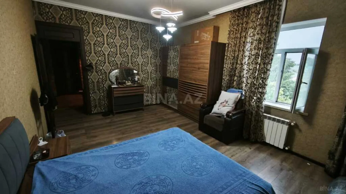 Satılır 4 otaqlı həyət evi 220 m²