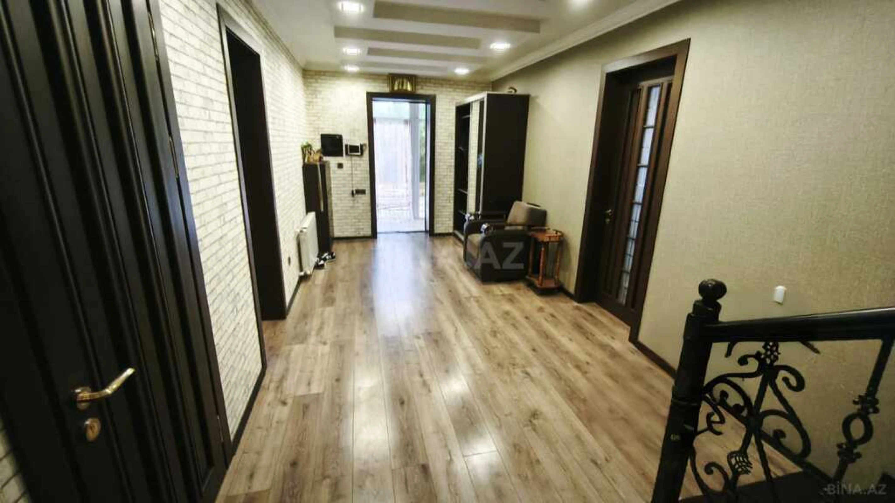 Satılır 4 otaqlı həyət evi 220 m²