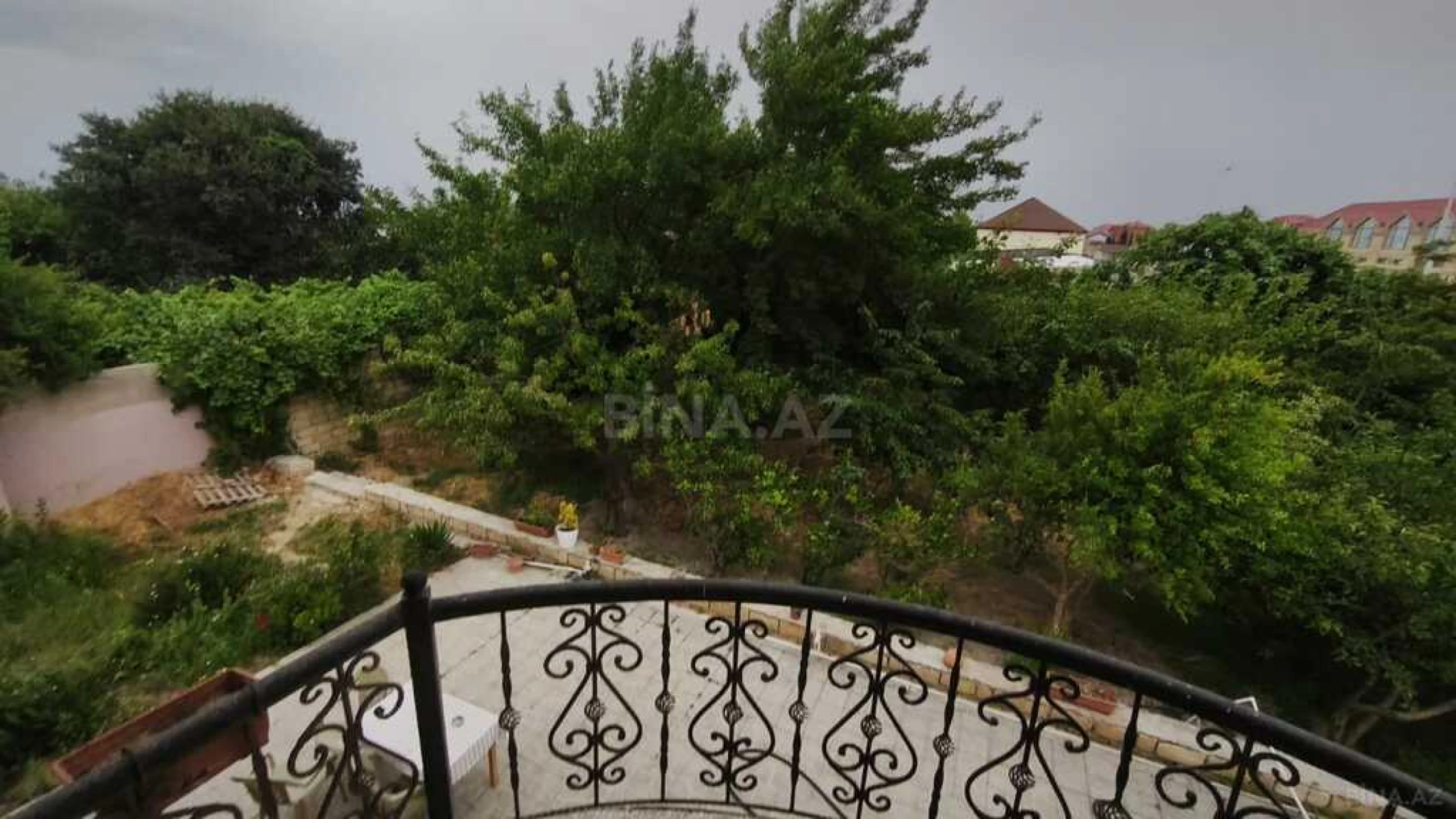 Satılır 4 otaqlı həyət evi 220 m²