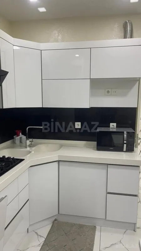 Kirayə verilir 3 otaqlı mənzil 110 m²