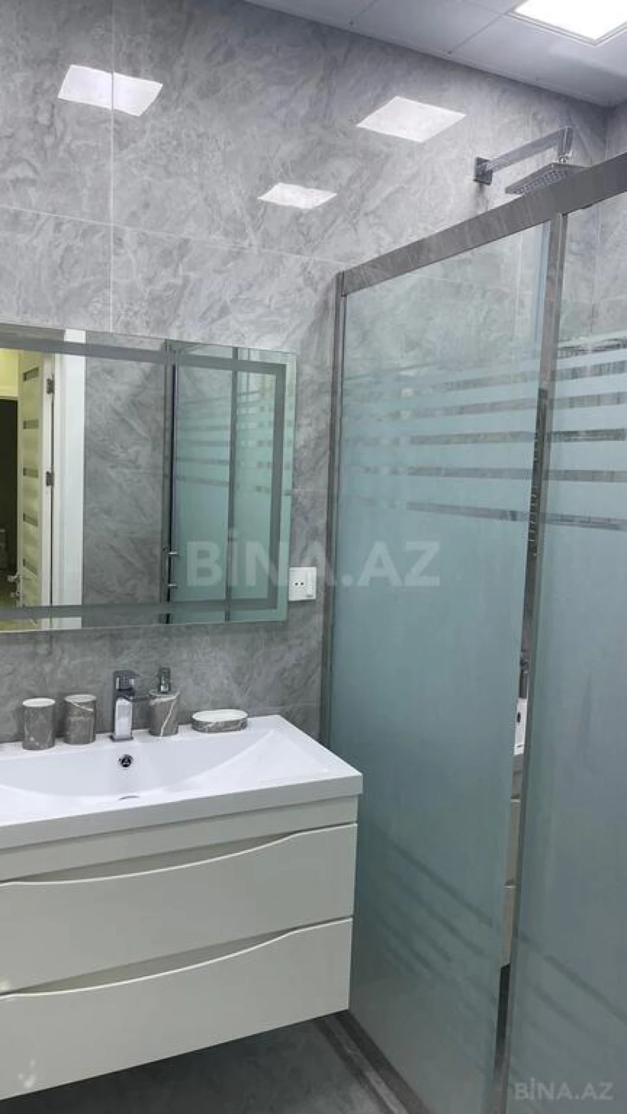Kirayə verilir 3 otaqlı mənzil 110 m²