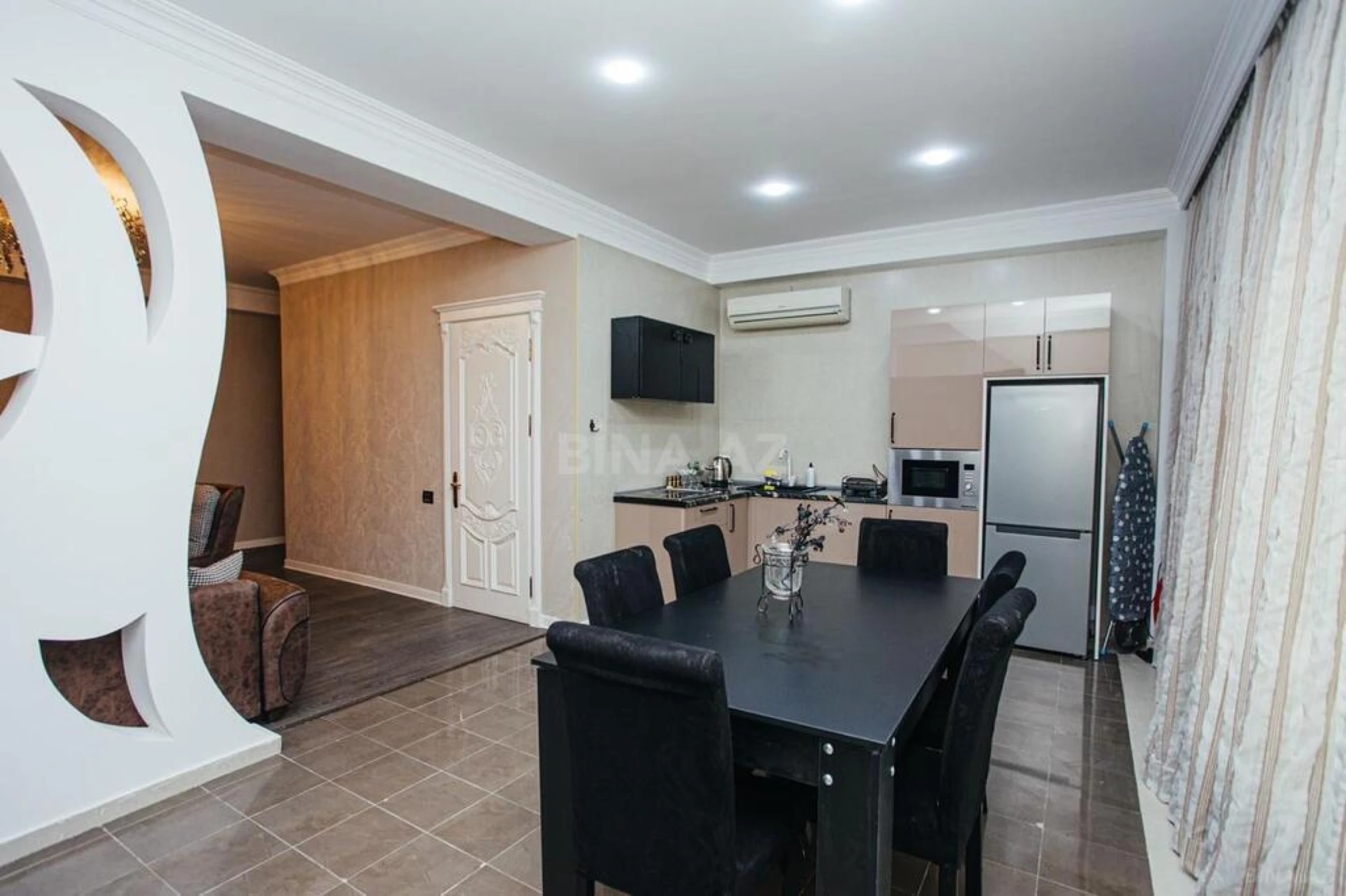 Kirayə verilir 3 otaqlı mənzil 120 m²