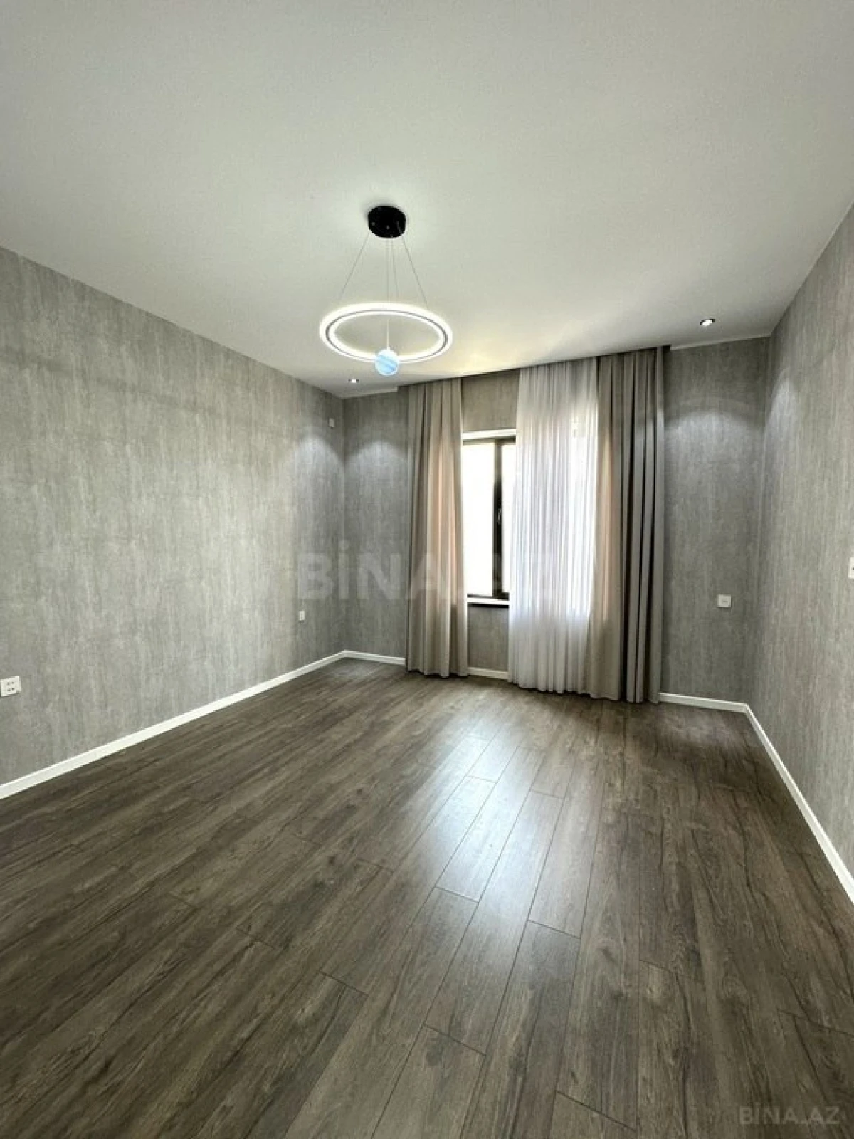 Satılır 4 otaqlı həyət evi 168 m²