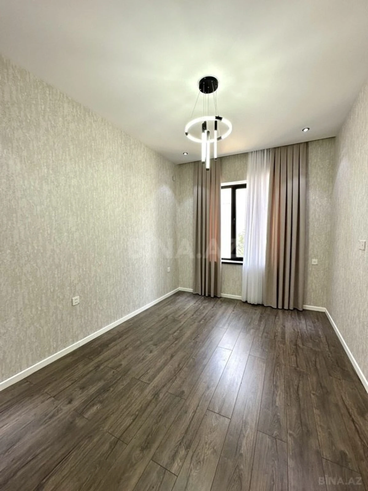 Satılır 4 otaqlı həyət evi 168 m²