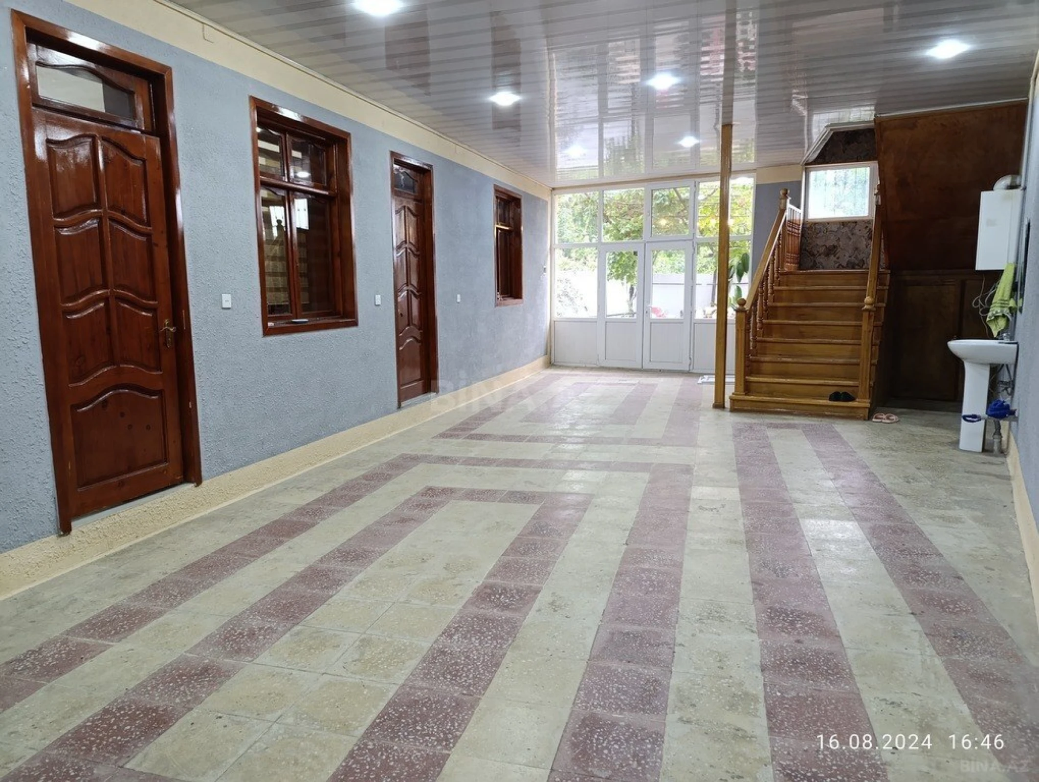 Satılır 5 otaqlı həyət evi 210 m²