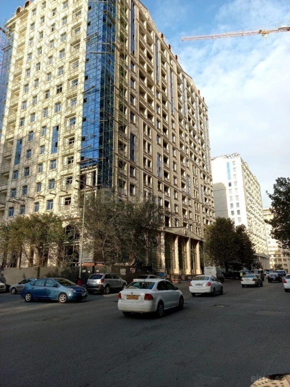 Satılır 4 otaqlı mənzil 203 m²