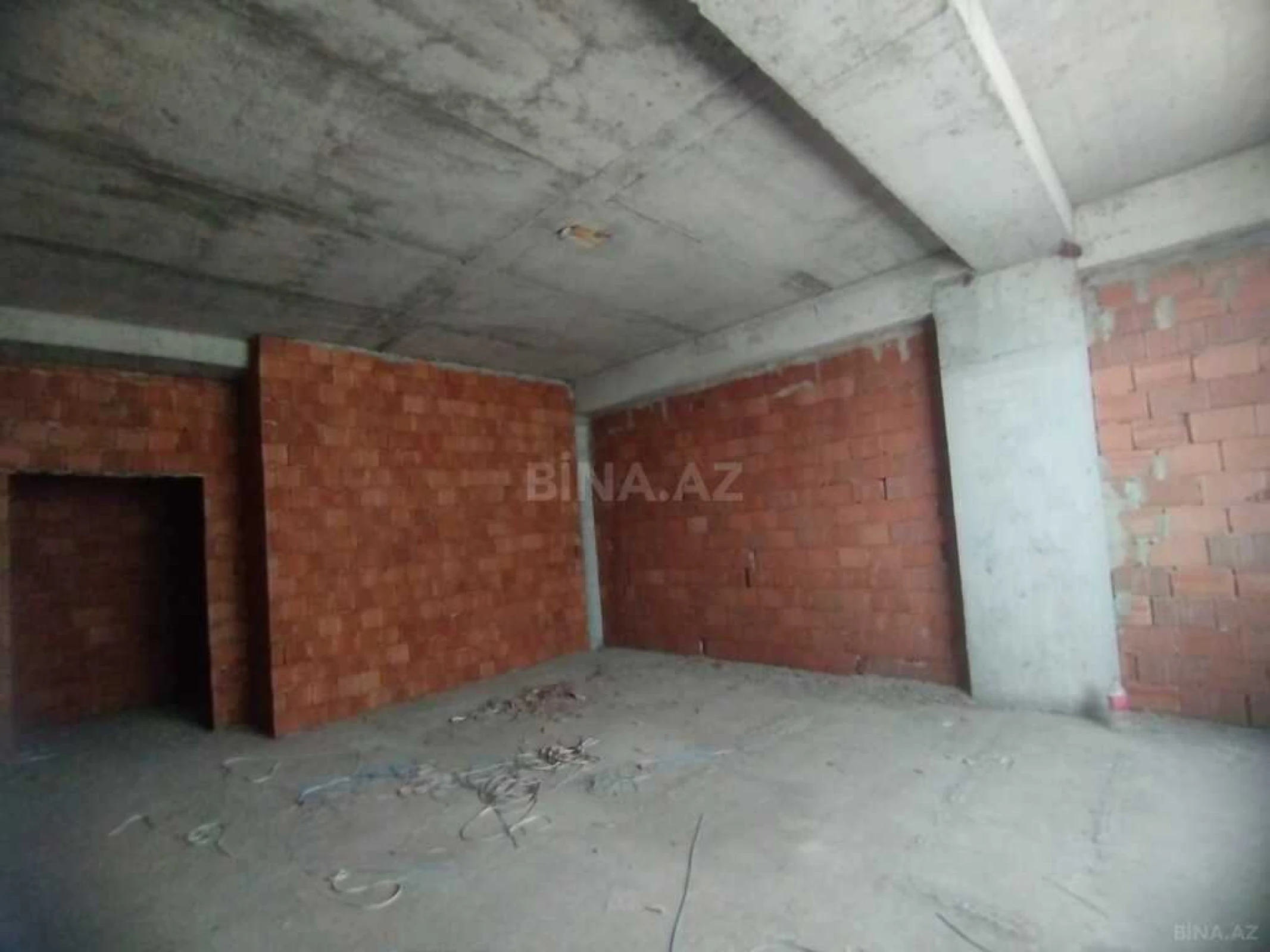 Satılır 4 otaqlı mənzil 203 m²