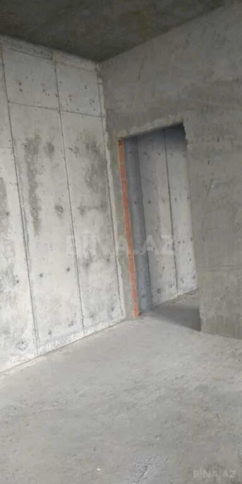 Satılır 4 otaqlı mənzil 203 m²