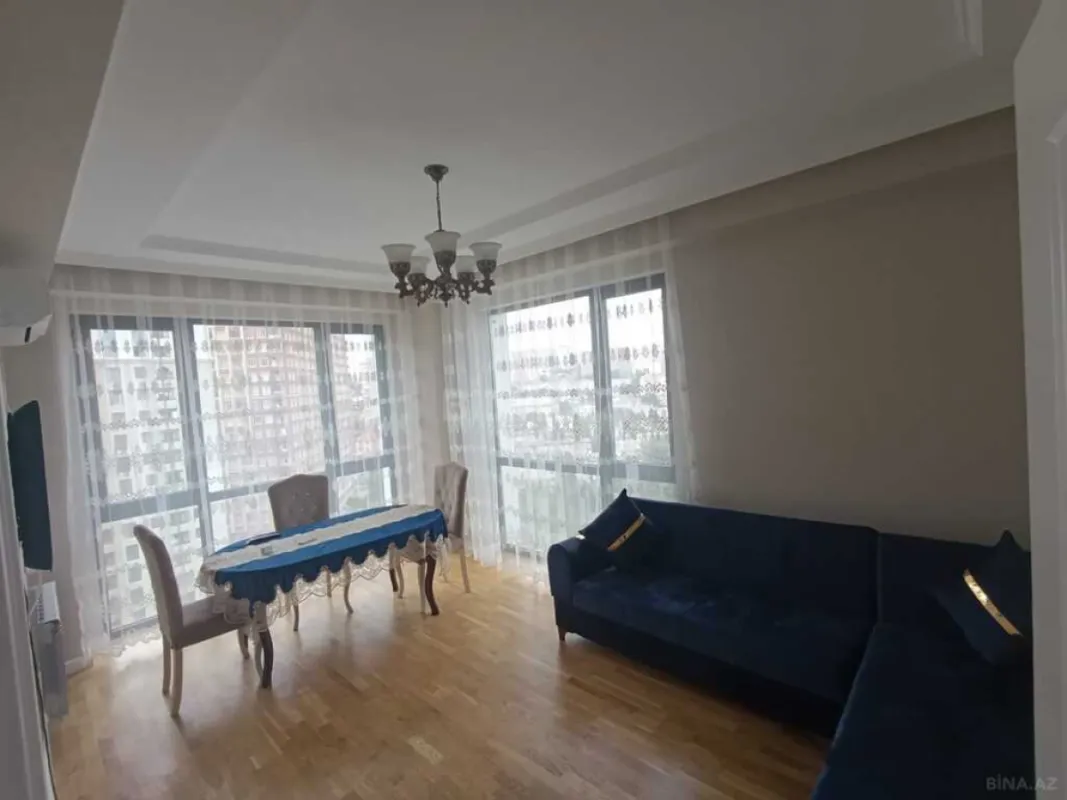 Kirayə verilir 2 otaqlı mənzil 76 m²