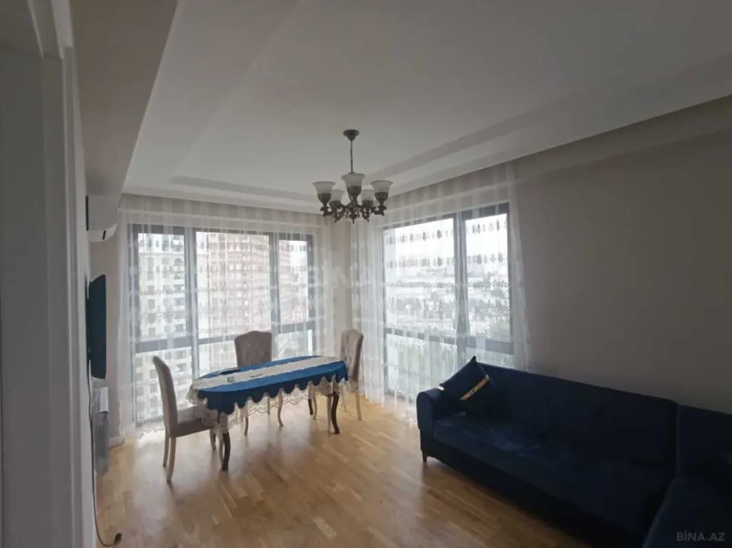 Kirayə verilir 2 otaqlı mənzil 76 m²