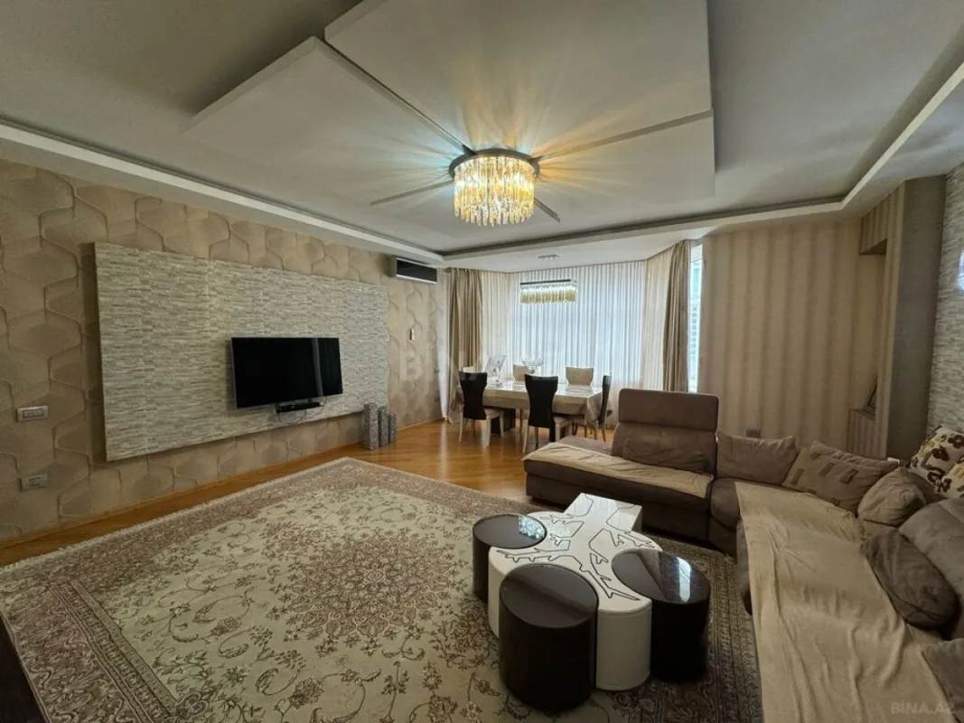 Satılır 3 otaqlı mənzil 188 m²